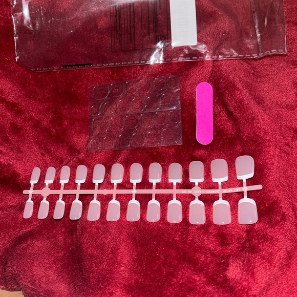 French white short  tip nails New - Picture 6 of 7